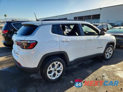 Trzecie zdjęcie samochodu z tyłu: 2025 JEEP COMPASS LATITUDE VIN:3C4NJDBN2ST619305 - miniatura