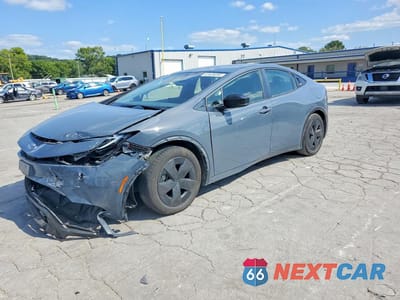 2026 TOYOTA PRIUS LE JTDACAAUXT3075813 - główne zdjęcie licytacji z USA - miniatura
