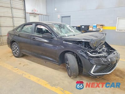 Czwarte zdjęcie samochodu z boku: 2025 VOLKSWAGEN JETTA S VIN:3VW5X7BU6SM073171 - miniatura
