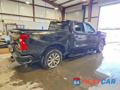 Trzecie zdjęcie samochodu z tyłu: 2019 CHEVROLET SILVERADO K1500 RST VIN:1GCUYEED2KZ140732 - miniatura
