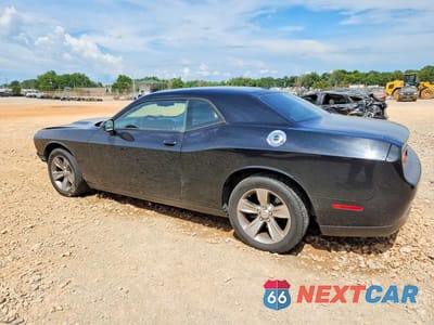 Drugie zdjęcie samochodu z przodu: 2016 DODGE CHALLENGER SXT VIN:2C3CDZAG4GH145425 - miniatura