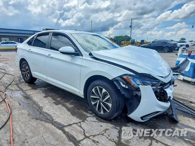 Czwarte zdjęcie samochodu z boku: 2025 VOLKSWAGEN JETTA S VIN:3VW5X7BU4SM008156 - miniatura