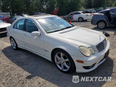 Czwarte zdjęcie samochodu z boku: 2007 MERCEDES-BENZ C 230 VIN:WDBRF52H97F911682 - miniatura