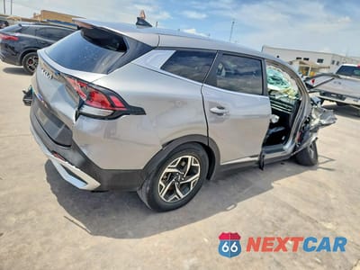 Trzecie zdjęcie samochodu z tyłu: 2023 KIA SPORTAGE LX VIN:KNDPU3AF1P7166746 - miniatura