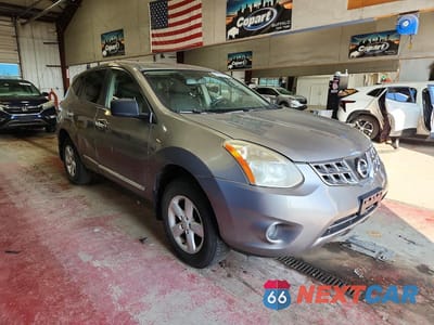 Czwarte zdjęcie samochodu z boku: 2013 NISSAN ROGUE S VIN:JN8AS5MV6DW652355 - miniatura