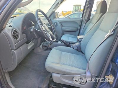 Zdjęcie 7 z 14 samochodu: 2005 JEEP LIBERTY SPORT VIN:1J4GL48K45W505976 - miniatura