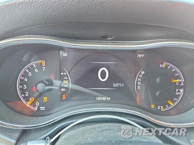 Zdjęcie 9 z 13 samochodu: 2014 JEEP GRAND CHEROKEE LIMITED VIN:1C4RJFBG5EC112266 - miniatura