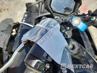 Zdjęcie 8 z 10 samochodu: 2024 KAWASAKI EX650 R VIN:ML5EXER12RDAC4664 - miniatura