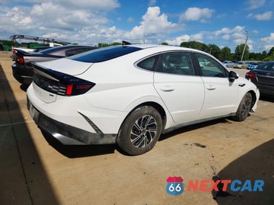 Trzecie zdjęcie samochodu z tyłu: 2026 HYUNDAI SONATA HYBRID BLUE VIN:KMHL24JJ6TA147052 - miniatura