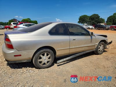 Trzecie zdjęcie samochodu z tyłu: 1995 HONDA ACCORD EX VIN:1HGCD7152SA029132 - miniatura