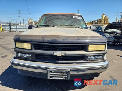 Piąte zdjęcie samochodu w środku: 1995 CHEVROLET TAHOE C1500 VIN:1GNEC13K9SJ378838 - miniatura