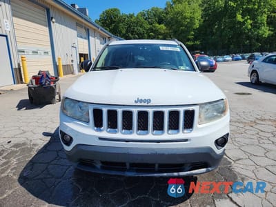 Piąte zdjęcie samochodu w środku: 2012 JEEP COMPASS SPORT VIN:1C4NJDBB1CD520455 - miniatura