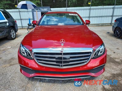 Piąte zdjęcie samochodu w środku: 2020 MERCEDES-BENZ E 350 VIN:WDDZF8DB9LA704704 - miniatura