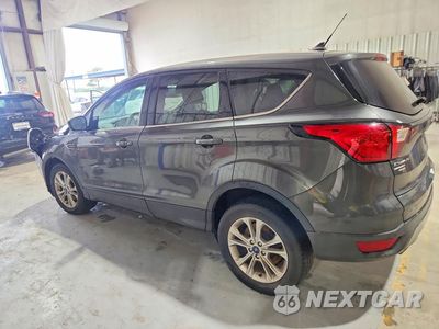 Drugie zdjęcie samochodu z przodu: 2019 FORD ESCAPE SE VIN:1FMCU0GD5KUA21637 - miniatura