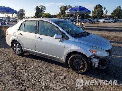 Czwarte zdjęcie samochodu z boku: 2010 NISSAN VERSA 1.8 S VIN:3N1BC1AP1AL433545 - miniatura