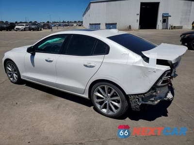 Drugie zdjęcie samochodu z przodu: 2021 VOLVO S60 T5 MOMENTUM VIN:7JR102TZ6MG118496 - miniatura