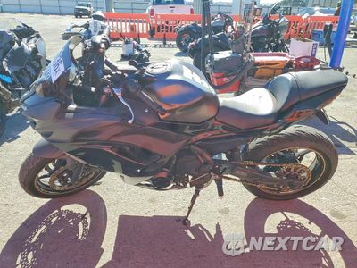 Trzecie zdjęcie samochodu z tyłu: 2024 KAWASAKI EX650 R VIN:ML5EXER13RDAC9100 - miniatura