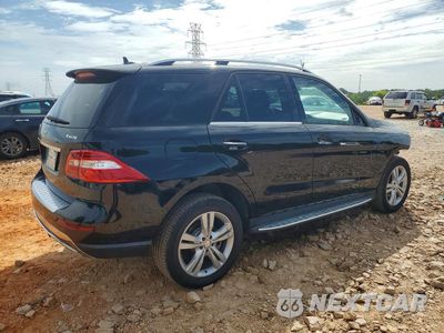 Trzecie zdjęcie samochodu z tyłu: 2015 MERCEDES-BENZ ML 350 4MATIC VIN:4JGDA5HB5FA463512 - miniatura