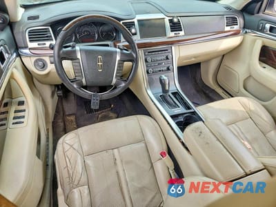Zdjęcie 8 z 12 samochodu: 2011 LINCOLN MKS VIN:1LNHL9ER2BG610638 - miniatura