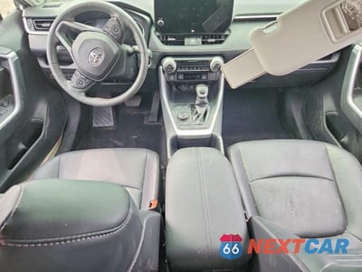 Zdjęcie 8 z 14 samochodu: 2025 TOYOTA RAV4 XLE PREMIUM VIN:JTMB6RFV7SJ068548 - miniatura