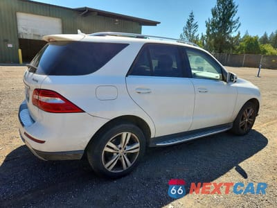 Trzecie zdjęcie samochodu z tyłu: 2014 MERCEDES-BENZ ML 350 4MATIC VIN:4JGDA5HB3EA326969 - miniatura