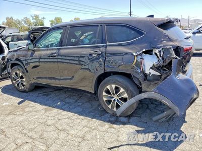 Drugie zdjęcie samochodu z przodu: 2021 TOYOTA HIGHLANDER XLE VIN:5TDGZRAH6MS042107 - miniatura