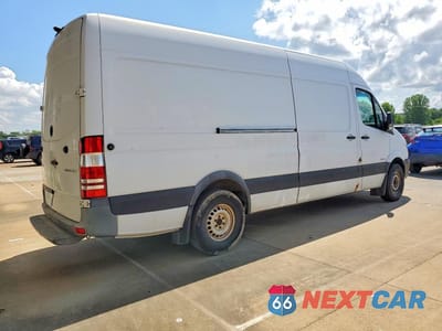 Trzecie zdjęcie samochodu z tyłu: 2015 MERCEDES-BENZ SPRINTER 2500 VIN:WD3PE8DC9F5991269 - miniatura