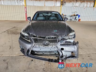 Piąte zdjęcie samochodu w środku: 2016 LEXUS IS 350 VIN:JTHBE1D23G5027751 - miniatura
