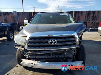 Piąte zdjęcie samochodu w środku: 2013 TOYOTA SEQUOIA SR5 VIN:5TDBY5G12DS084421 - miniatura