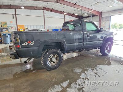 Trzecie zdjęcie samochodu z tyłu: 2003 CHEVROLET SILVERADO K2500 HEAVY DUTY VIN:1GCHK24U13E326905 - miniatura