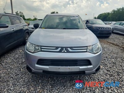 Piąte zdjęcie samochodu w środku: 2014 MITSUBISHI OUTLANDER ES VIN:JA4AD2A37EZ008204 - miniatura