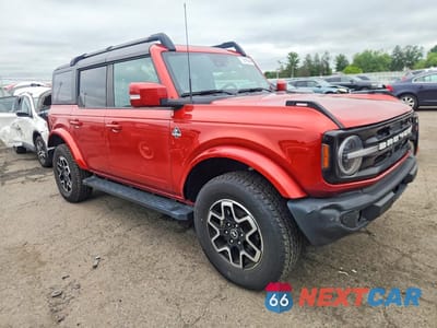Czwarte zdjęcie samochodu z boku: 2022 FORD BRONCO BASE VIN:1FMEE5BP2NLB45461 - miniatura