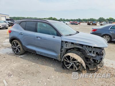 Czwarte zdjęcie samochodu z boku: 2022 VOLVO XC40 T5 R-DESIGN VIN:YV4162UM5N2790044 - miniatura