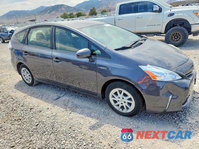 Czwarte zdjęcie samochodu z boku: 2013 TOYOTA PRIUS V TWO VIN:JTDZN3EU9D3222269 - miniatura
