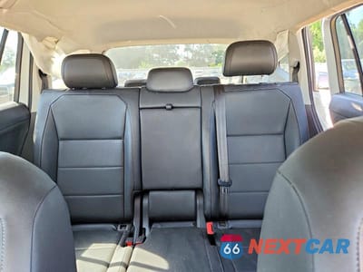 Zdjęcie 10 z 13 samochodu: 2018 VOLKSWAGEN TIGUAN SE, SEL VIN:3VV3B7AX8JM031427 - miniatura