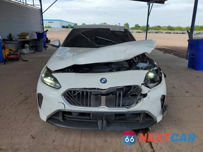Piąte zdjęcie samochodu w środku: 2025 BMW 228XI VIN:WBA23GG08S7T13531 - miniatura