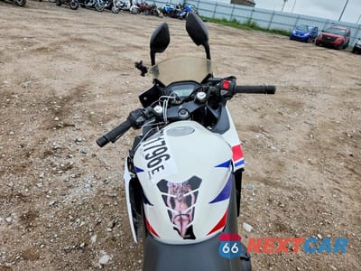 Zdjęcie 6 z 9 samochodu: 2014 HONDA CBR500 R VIN:MLHPC4463E5102296 - miniatura