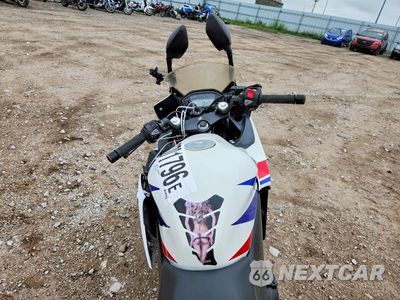 Zdjęcie 6 z 9 samochodu: 2014 HONDA CBR500 R VIN:MLHPC4463E5102296 - miniatura