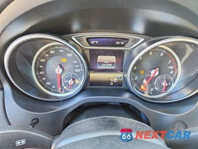 Zdjęcie 9 z 12 samochodu: 2017 MERCEDES-BENZ CLA 250 VIN:WDDSJ4EB8HN415532 - miniatura
