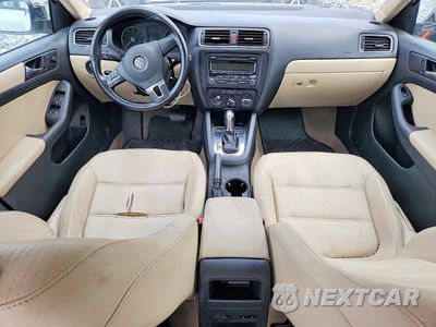 Zdjęcie 8 z 12 samochodu: 2012 VOLKSWAGEN JETTA SE VIN:3VWDP7AJ2CM077688 - miniatura