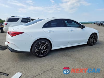 Trzecie zdjęcie samochodu z tyłu: 2021 MERCEDES-BENZ CLA 250 4MATIC VIN:W1K5J4HB4MN208333 - miniatura