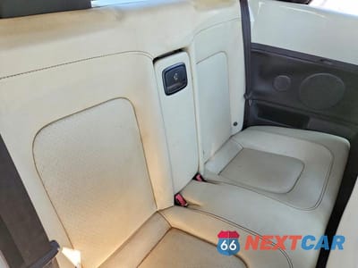Zdjęcie 10 z 12 samochodu: 2007 VOLKSWAGEN NEW BEETLE TRIPLE WHITE VIN:3VWFF31Y07M416777 - miniatura