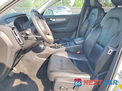 Zdjęcie 7 z 13 samochodu: 2023 VOLVO XC40 CORE VIN:YV4L12UK0P2951022 - miniatura