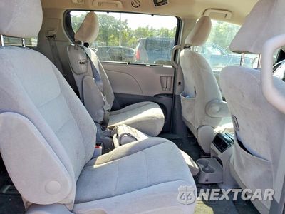 Zdjęcie 10 z 12 samochodu: 2017 TOYOTA SIENNA LE VIN:5TDKZ3DC2HS792097 - miniatura
