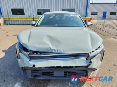 Piąte zdjęcie samochodu w środku: 2026 KIA K4 LXS VIN:3KPFT4DE1TE310152 - miniatura