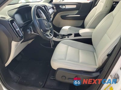 Zdjęcie 7 z 14 samochodu: 2019 VOLVO XC40 T5 MOMENTUM VIN:YV4162UK5K2111545 - miniatura