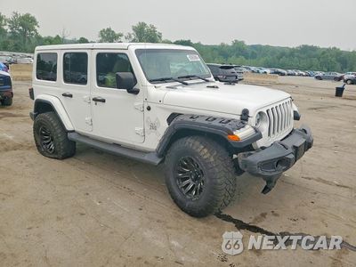 Czwarte zdjęcie samochodu z boku: 2018 JEEP WRANGLER UNLIMITED SAHARA VIN:1C4HJXEG0JW258693 - miniatura