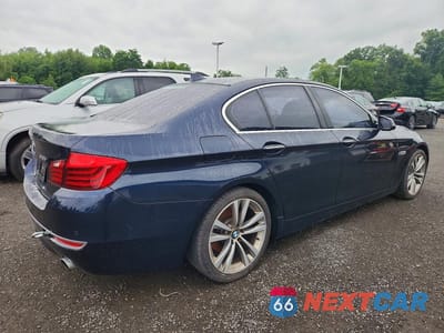 Trzecie zdjęcie samochodu z tyłu: 2016 BMW 535 XI VIN:WBA5B3C57GG257020 - miniatura