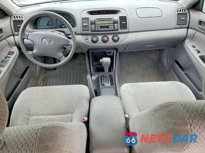 Zdjęcie 8 z 12 samochodu: 2003 TOYOTA CAMRY LE VIN:JTDBE32K230169676 - miniatura