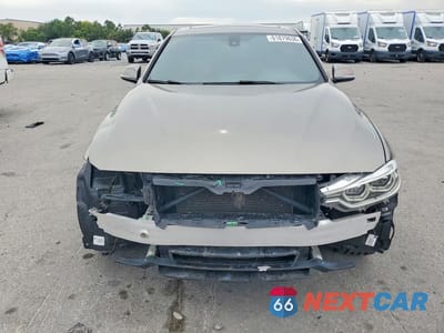 Piąte zdjęcie samochodu w środku: 2018 BMW 330 I VIN:WBA8B9G50JNU57640 - miniatura